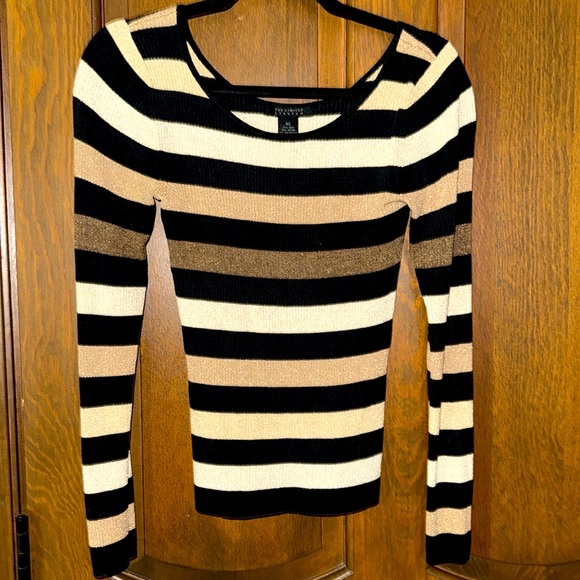 Unlisted tops and skirts Coming this week! - Picture 2 of 14